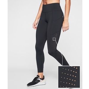 Athleta Black Contender Laser Cut 7/8 Legging Sz S